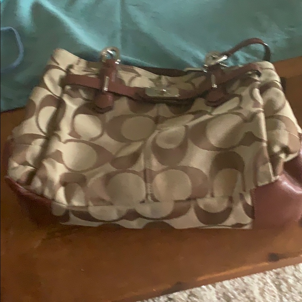 Coach purse tan with brown  slightly used - Picture 2 of 2